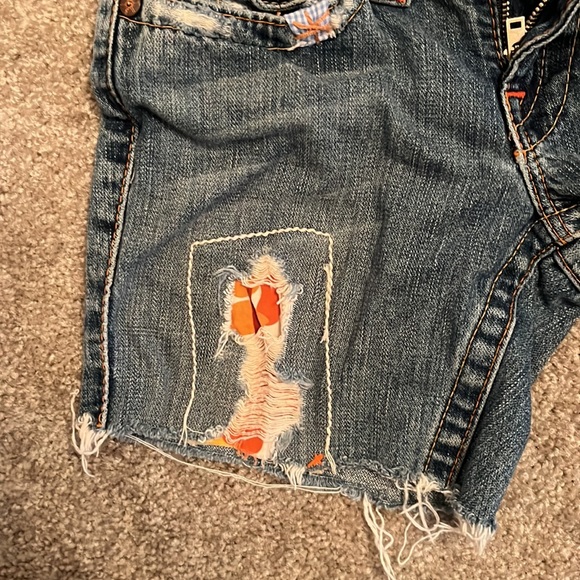 Preowned True Religion short shorts patches distressed- 27 - Picture 5 of 9